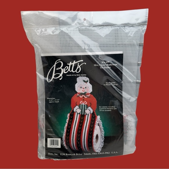 Betts Other - New Vintage Mrs Claus' Bathroom Toilet Paper Holder Needlepoint Plastic Canvas